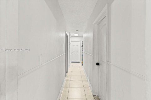 Купить виллу или дом в Санрайз, Флорида 4 спальни, 171.87м2, № 1981995 - фото 8