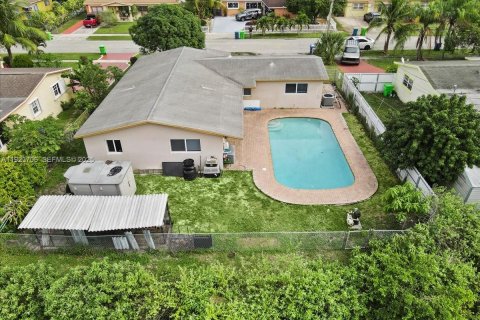 Купить виллу или дом в Санрайз, Флорида 4 спальни, 171.87м2, № 1981995 - фото 1