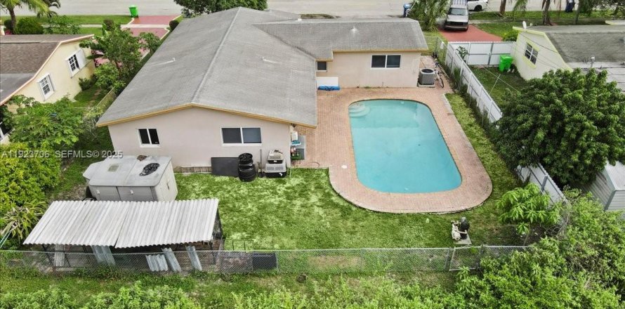 Дом в Санрайз, Флорида 4 спальни, 171.87м2 № 1981995