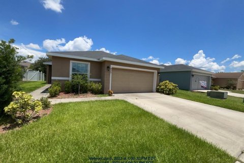 Casa en alquiler en Winter Haven, Florida, 3 dormitorios, 156.82 m2 № 1918874 - foto 1
