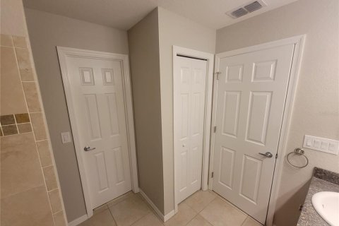 Casa en alquiler en Winter Haven, Florida, 3 dormitorios, 156.82 m2 № 1918874 - foto 13