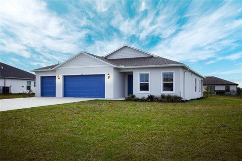 House in Fort Myers, Florida 4 bedrooms, 157.1 sq.m. № 1540187 - photo 1