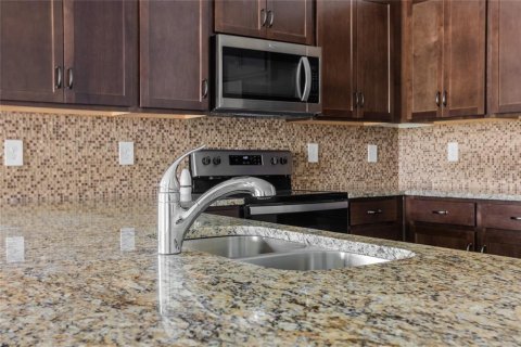 House in Fort Myers, Florida 4 bedrooms, 157.1 sq.m. № 1540187 - photo 7
