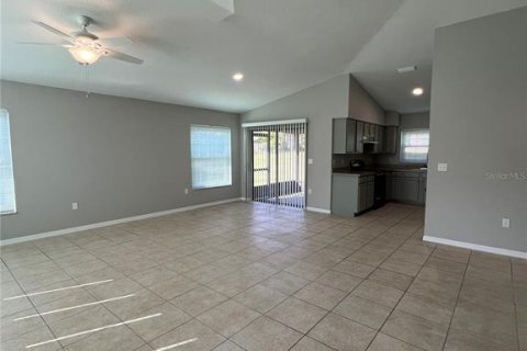 Casa en alquiler en Tavares, Florida, 3 dormitorios, 131.27 m2 № 1788202 - foto 2