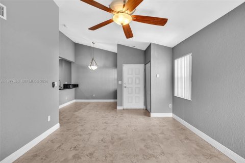 Condo in Oakland Park, Florida, 2 bedrooms  № 2041873 - photo 15