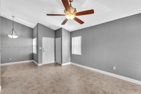 Condo in Oakland Park, Florida, 2 bedrooms  № 2041873 - photo 14