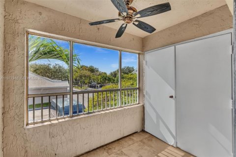 Condo in Oakland Park, Florida, 2 bedrooms  № 2041873 - photo 16
