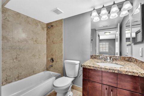 Condo in Oakland Park, Florida, 2 bedrooms  № 2041873 - photo 24