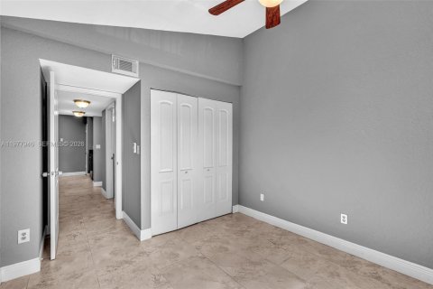 Condo in Oakland Park, Florida, 2 bedrooms  № 2041873 - photo 26