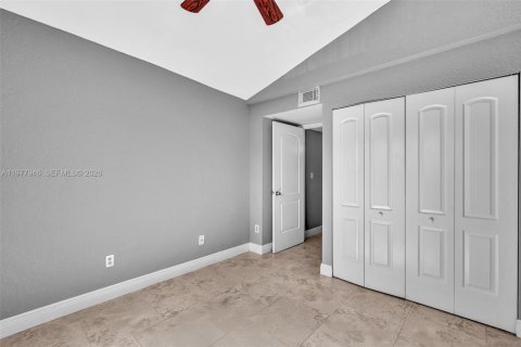 Condo in Oakland Park, Florida, 2 bedrooms  № 2041873 - photo 27