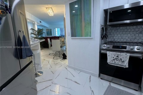 Снять в аренду кондоминиум в Майами, Флорида 2 спальни, 91.97м2, № 2079181 - фото 11