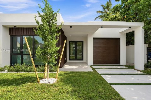 Villa ou maison à vendre à Miami, Floride: 4 chambres, 227.24 m2 № 2246513 - photo 6