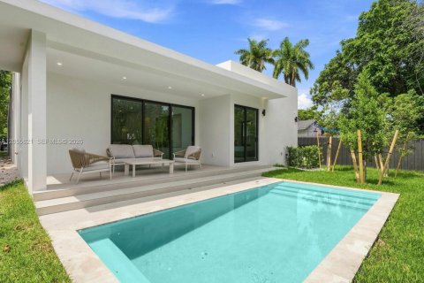 Villa ou maison à vendre à Miami, Floride: 4 chambres, 227.24 m2 № 2246513 - photo 8