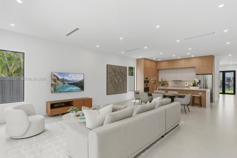 Villa ou maison à vendre à Miami, Floride: 4 chambres, 227.24 m2 № 2246513 - photo 20