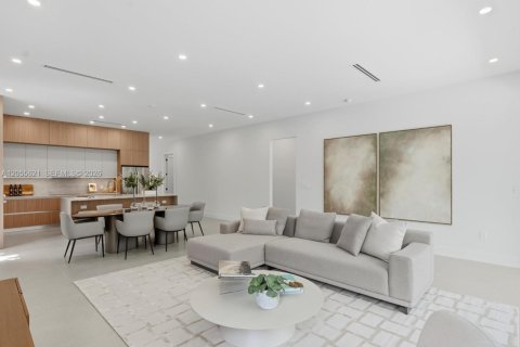 Villa ou maison à vendre à Miami, Floride: 4 chambres, 227.24 m2 № 2246513 - photo 21