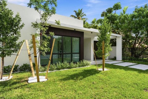 Villa ou maison à vendre à Miami, Floride: 4 chambres, 227.24 m2 № 2246513 - photo 5