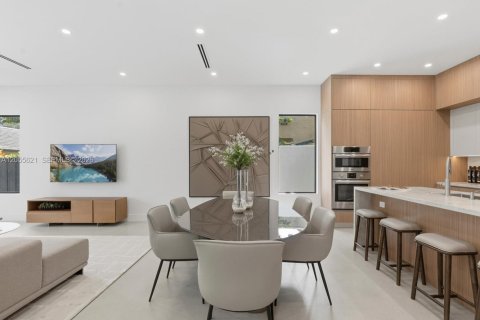 Villa ou maison à vendre à Miami, Floride: 4 chambres, 227.24 m2 № 2246513 - photo 25