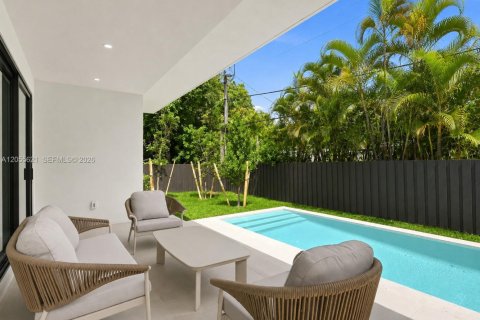 Villa ou maison à vendre à Miami, Floride: 4 chambres, 227.24 m2 № 2246513 - photo 10