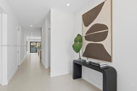Villa ou maison à vendre à Miami, Floride: 4 chambres, 227.24 m2 № 2246513 - photo 15