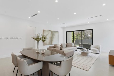 Villa ou maison à vendre à Miami, Floride: 4 chambres, 227.24 m2 № 2246513 - photo 19