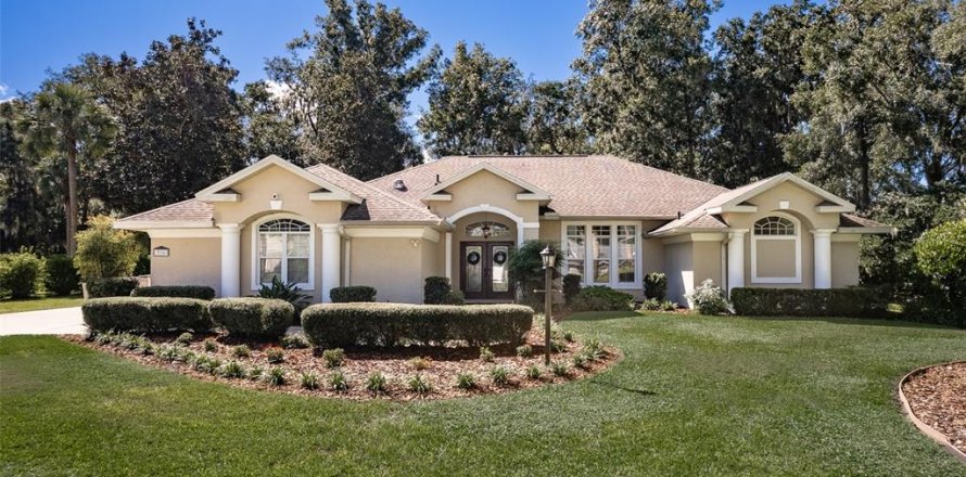 House in Ocala, Florida 4 bedrooms, 236.62 sq.m. № 2422762