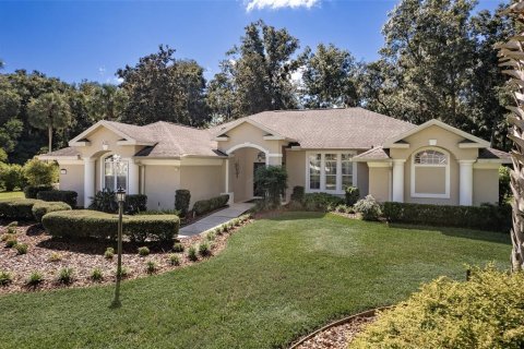 House in Ocala, Florida 4 bedrooms, 236.62 sq.m. № 2422762 - photo 2