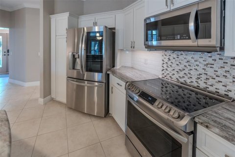 House in Ocala, Florida 4 bedrooms, 236.62 sq.m. № 2422762 - photo 22