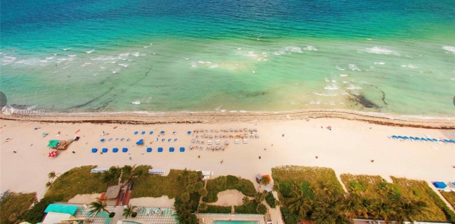 Apartamento en Sunny Isles Beach, Florida 1 dormitorio, 60.39 m2 № 2054348