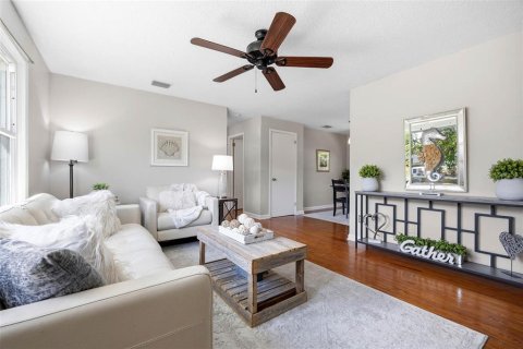 House in Dunedin, Florida 2 bedrooms, 88.35 sq.m. № 2151558 - photo 4