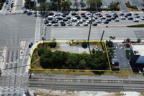 Commercial property in Aventura, Florida № 1962839