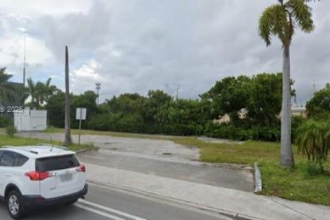 Commercial property in Aventura, Florida № 1962839 - photo 3