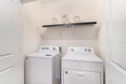 Townhouse in Brandon, Florida 3 bedrooms, 165.83 sq.m. № 1520853 - photo 22