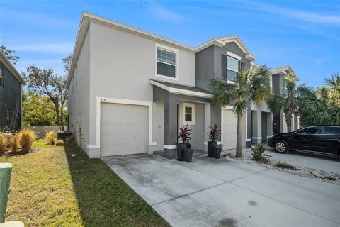Townhouse in Brandon, Florida 3 bedrooms, 165.83 sq.m. № 1520853 - photo 2