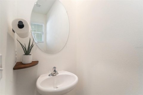 Townhouse in Brandon, Florida 3 bedrooms, 165.83 sq.m. № 1520853 - photo 11