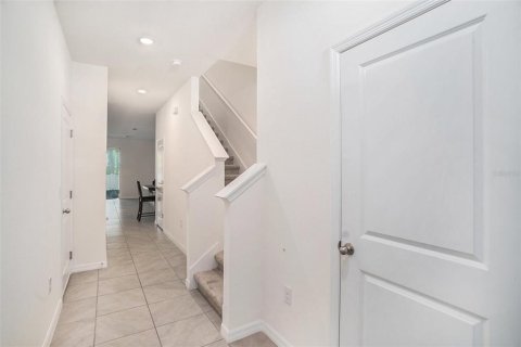 Townhouse in Brandon, Florida 3 bedrooms, 165.83 sq.m. № 1520853 - photo 5