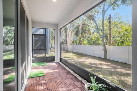 Townhouse in Brandon, Florida 3 bedrooms, 165.83 sq.m. № 1520853 - photo 23