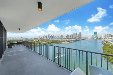 Condominio en venta en Miami, Florida, 2 dormitorios, 159.79 m2 № 1756937 - foto 16