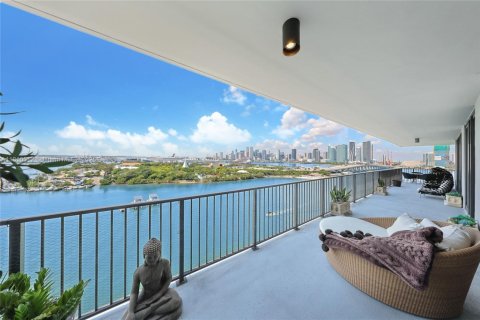 Condominio en venta en Miami, Florida, 2 dormitorios, 159.79 m2 № 1756937 - foto 1