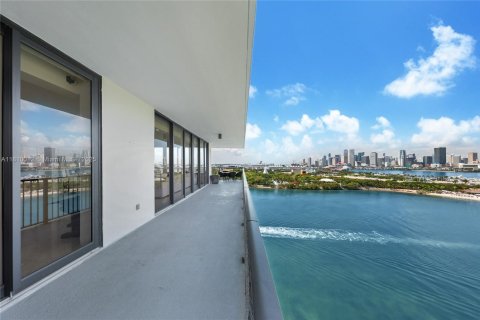 Condominio en venta en Miami, Florida, 2 dormitorios, 159.79 m2 № 1756937 - foto 18
