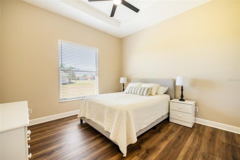 Villa ou maison à vendre à Cape Coral, Floride: 3 chambres, 216.46 m2 № 1581972 - photo 28