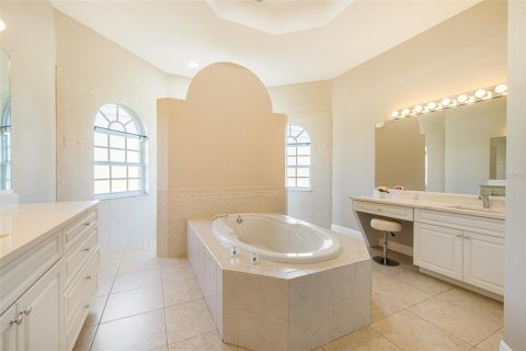 Villa ou maison à vendre à Cape Coral, Floride: 3 chambres, 216.46 m2 № 1581972 - photo 24