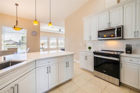 Villa ou maison à vendre à Cape Coral, Floride: 3 chambres, 216.46 m2 № 1581972 - photo 15