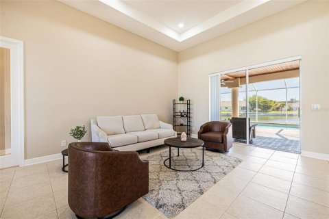 Villa ou maison à vendre à Cape Coral, Floride: 3 chambres, 216.46 m2 № 1581972 - photo 10