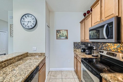 Casa en venta en Kissimmee, Florida, 5 dormitorios, 188.03 m2 № 1737286 - foto 9