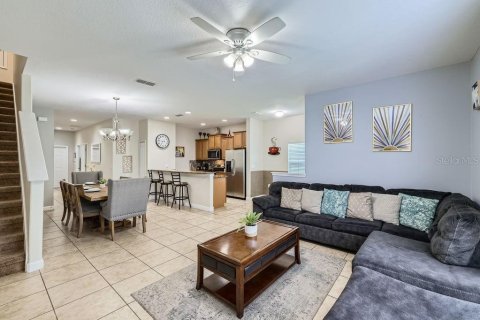 Casa en venta en Kissimmee, Florida, 5 dormitorios, 188.03 m2 № 1737286 - foto 5