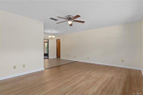 House in Inverness, Florida 3 bedrooms, 136.85 sq.m. № 1793105 - photo 10