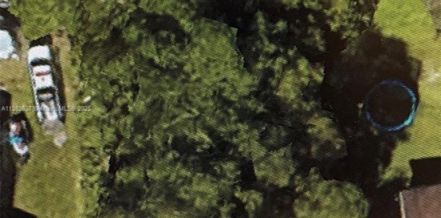 Коммерческая недвижимость в Порт-Сент-Луси, Флорида № 2034557