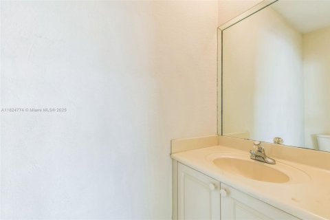 Villa ou maison à vendre à Miami, Floride: 5 chambres, 348.2 m2 № 1790698 - photo 19