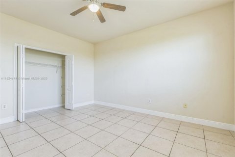 Villa ou maison à vendre à Miami, Floride: 5 chambres, 348.2 m2 № 1790698 - photo 25
