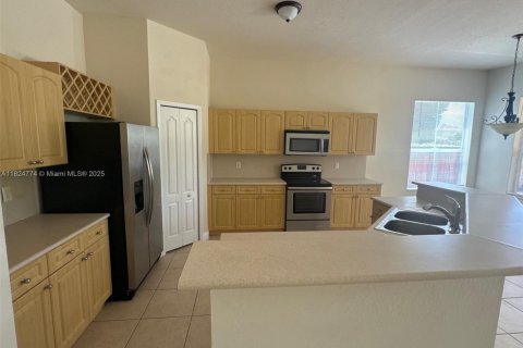 Villa ou maison à vendre à Miami, Floride: 5 chambres, 348.2 m2 № 1790698 - photo 2